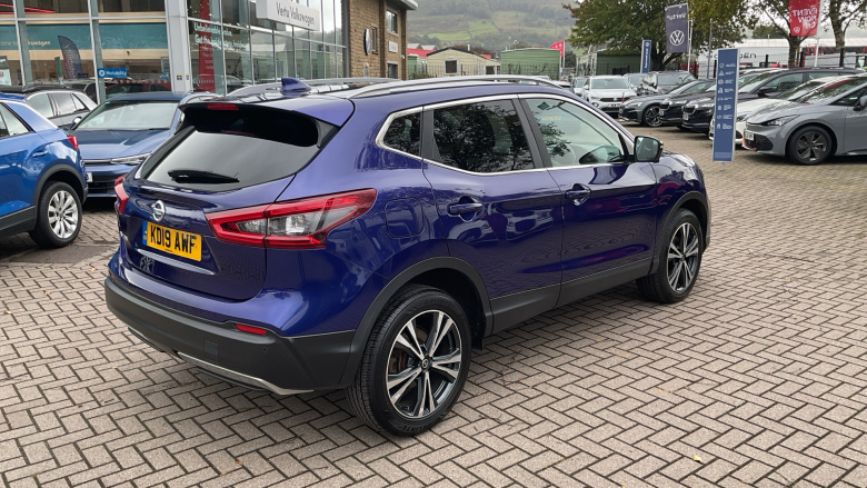 Nissan Qashqai 1.3 DiG-T N-Connecta 5dr Petrol Hatchback